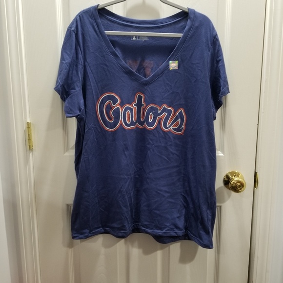 TUniversity for Old Navy Tops - Rare Florida Gators Vintage VNeck Tshirt 2X